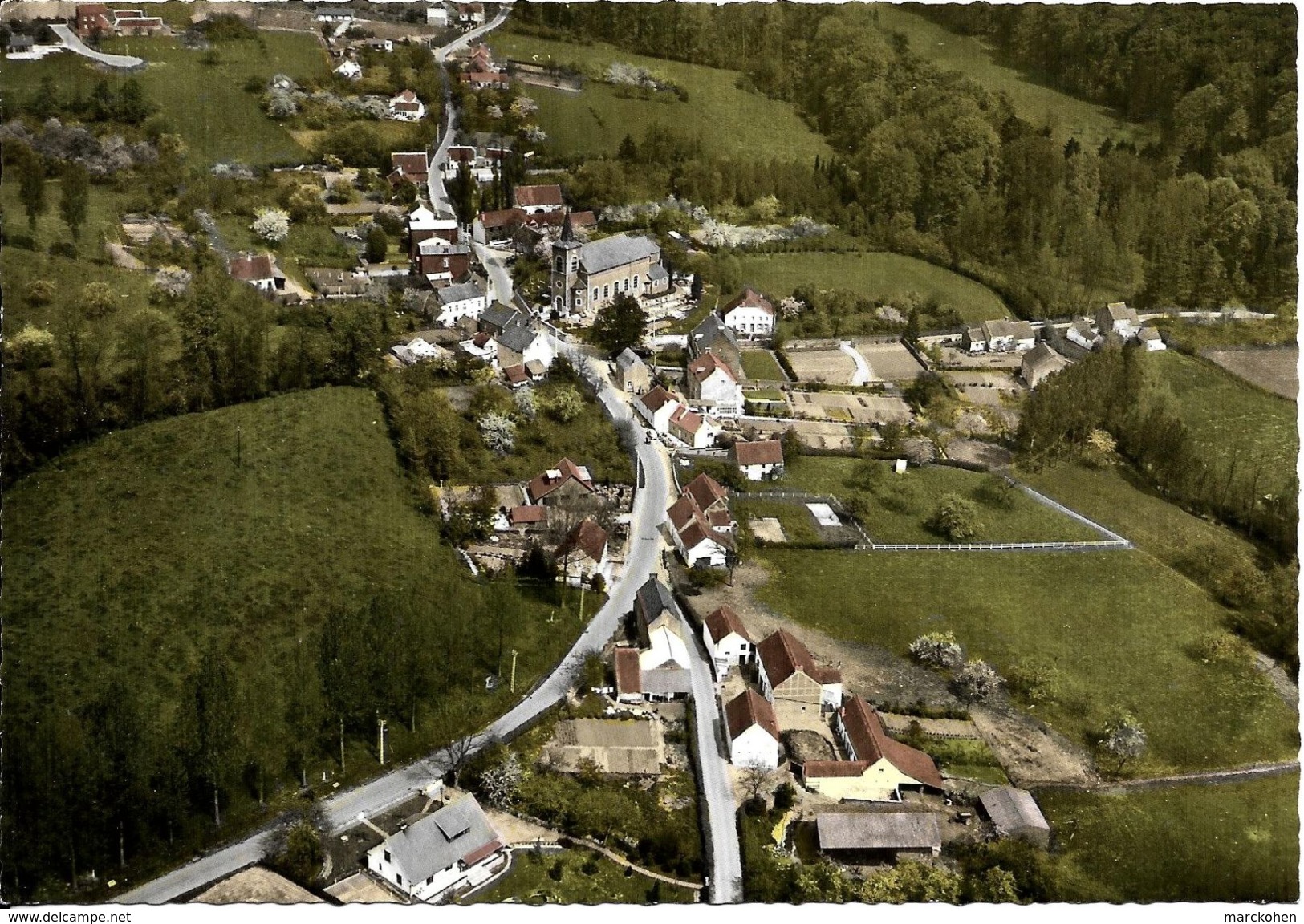 Chaumont-Gistoux - Bonlez (1325) : Vue Aérienne Du Centre Du Village. CPSM. - Chaumont-Gistoux