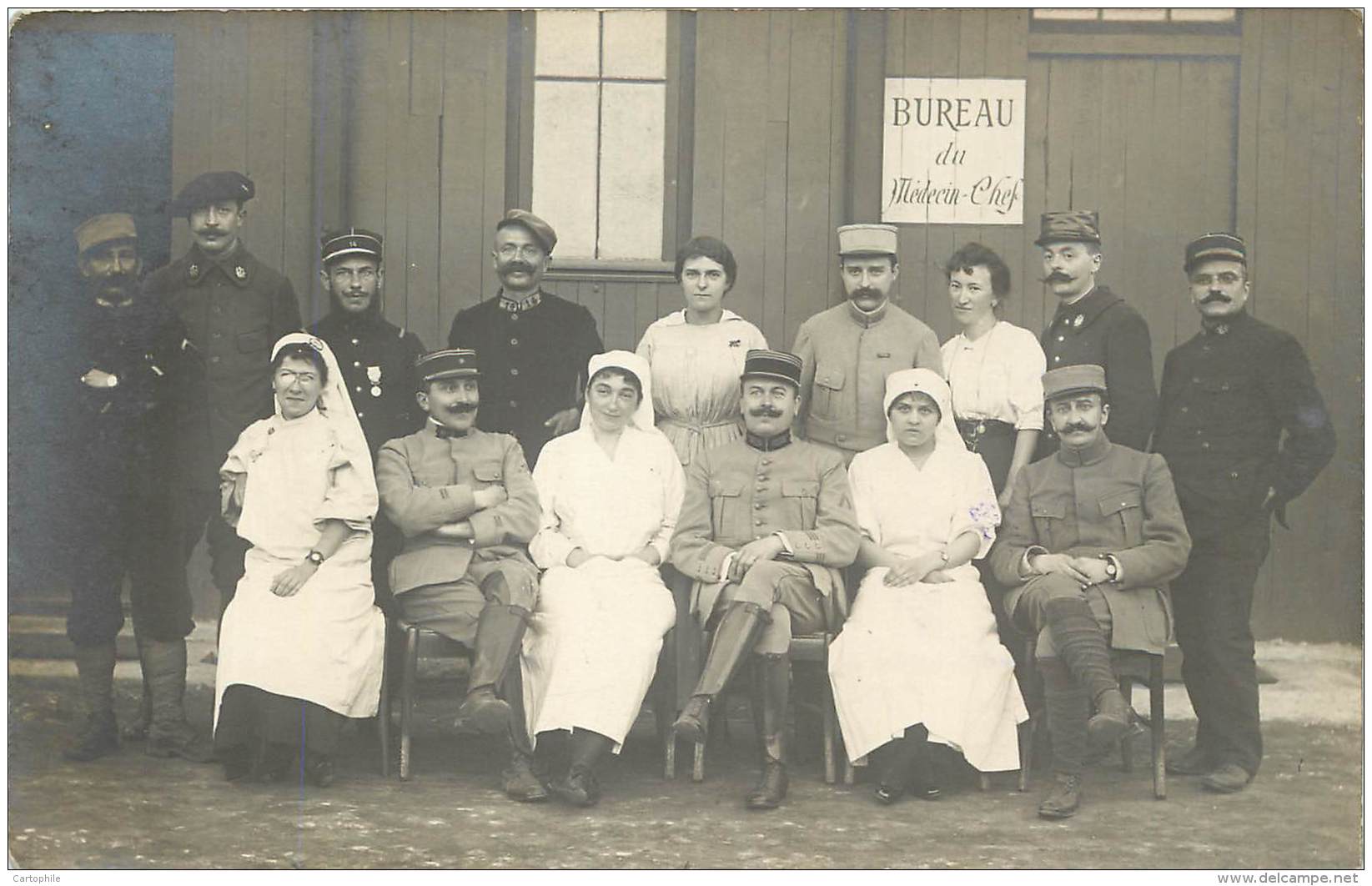 69 - SAINT FONS - Carte Photo De L'Hopital Complémentaire N°54 Avec Cachet - Medecins Et Infirmières - Bureau Du Medecin - Autres & Non Classés