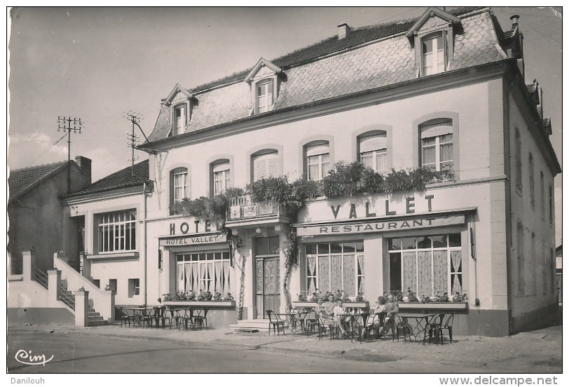 57 // CHATEAU SALINS   Hotel Vallet    Cpsm Petit Format  * - Chateau Salins