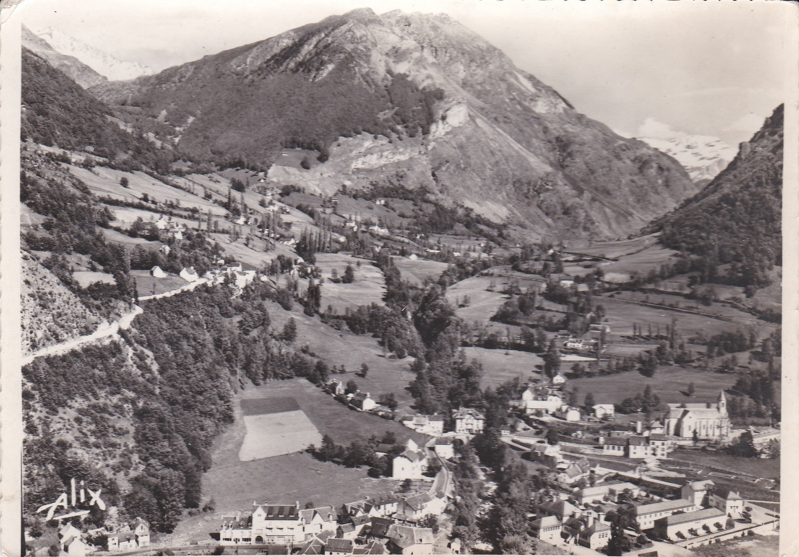 CPSM Dentelée En NB De  GEDRE  (65)  -  Vue  Générale, Au Fond, Le Cirque De Troumouse  //  TBE - Autres & Non Classés