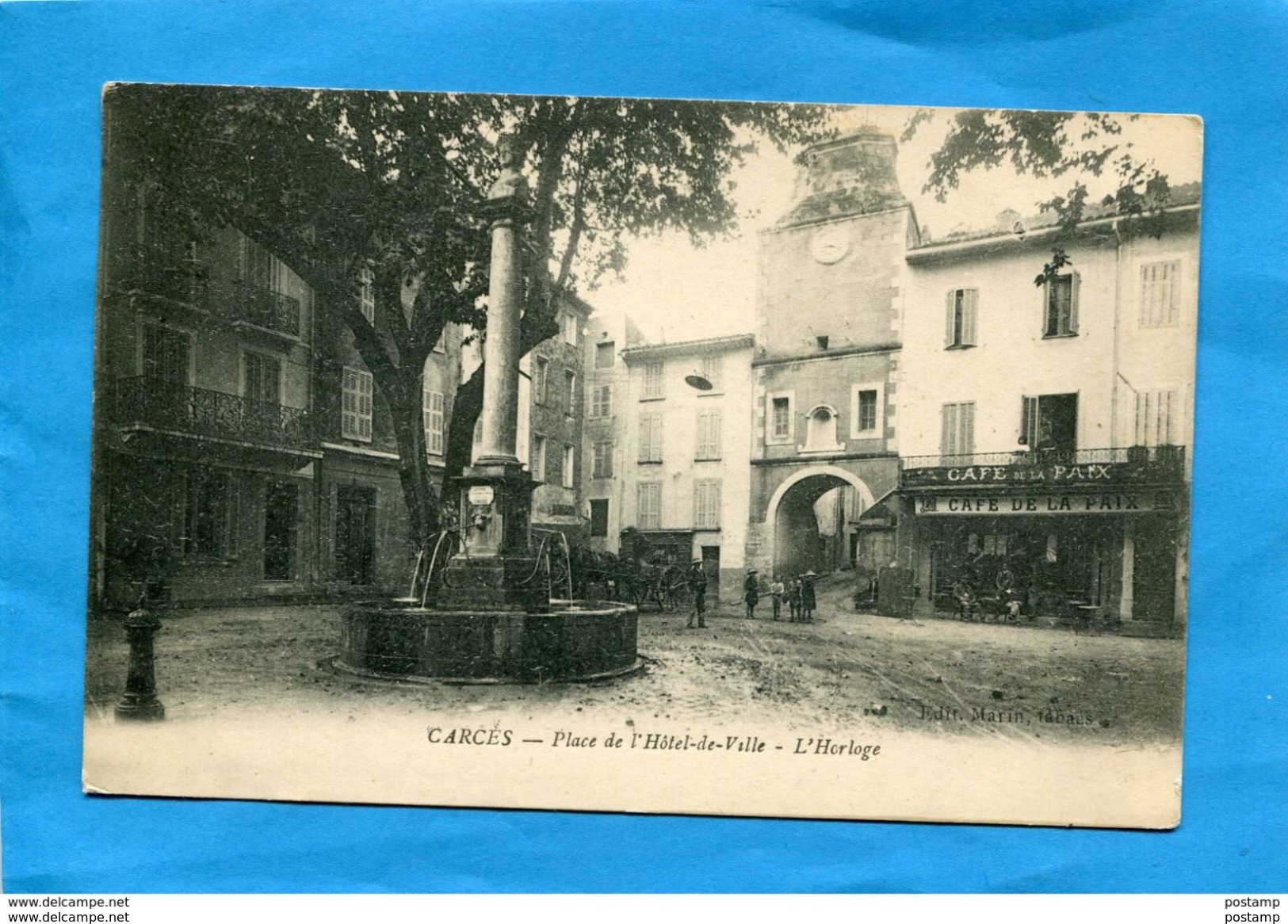 Carcès- Place Hotel De Ville -fontaine-café De La Paix-  Animée A Voyagé  1920 -édition Marin -présentée Recto Verso - Carces