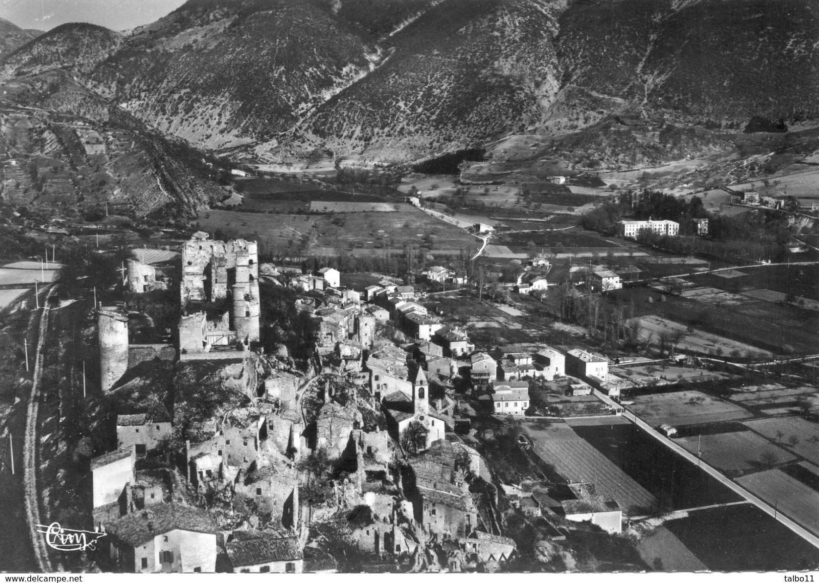 26 - Montbrun Les Bains - Vue Aérienne Du Vieux Village - Autres & Non Classés