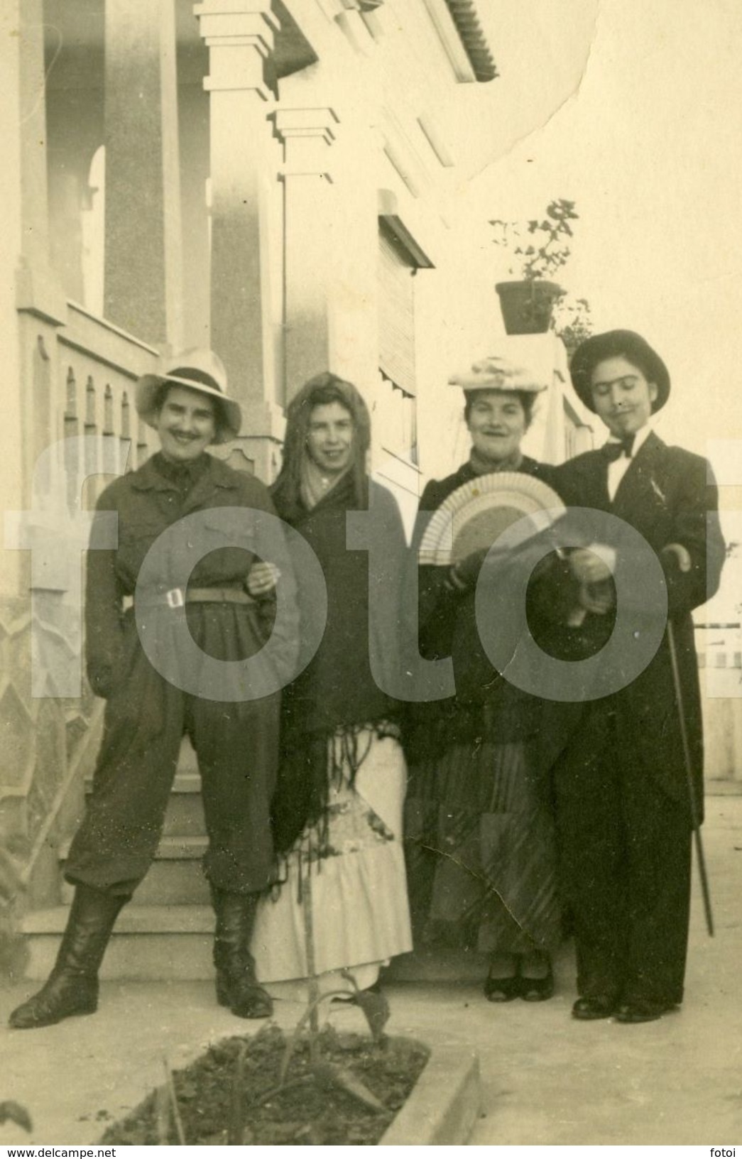 1948 REAL PHOTO FOTO POSTCARD WOMEN TRAVESTI LGBT CARNAVAL PORTUGAL CARTE POSTALE - Bandes Dessinées