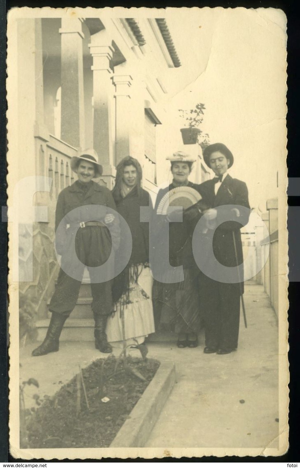 1948 REAL PHOTO FOTO POSTCARD WOMEN TRAVESTI LGBT CARNAVAL PORTUGAL CARTE POSTALE - Bandes Dessinées