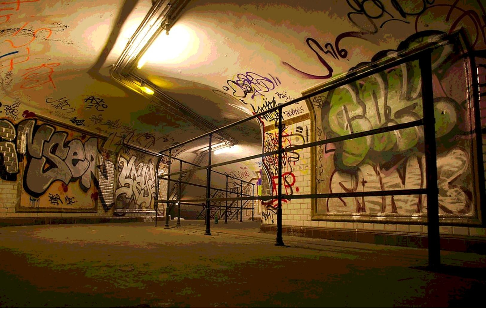 Métro De Paris - Station Fermée Saint-Martin - Carte Photo Moderne - Subway