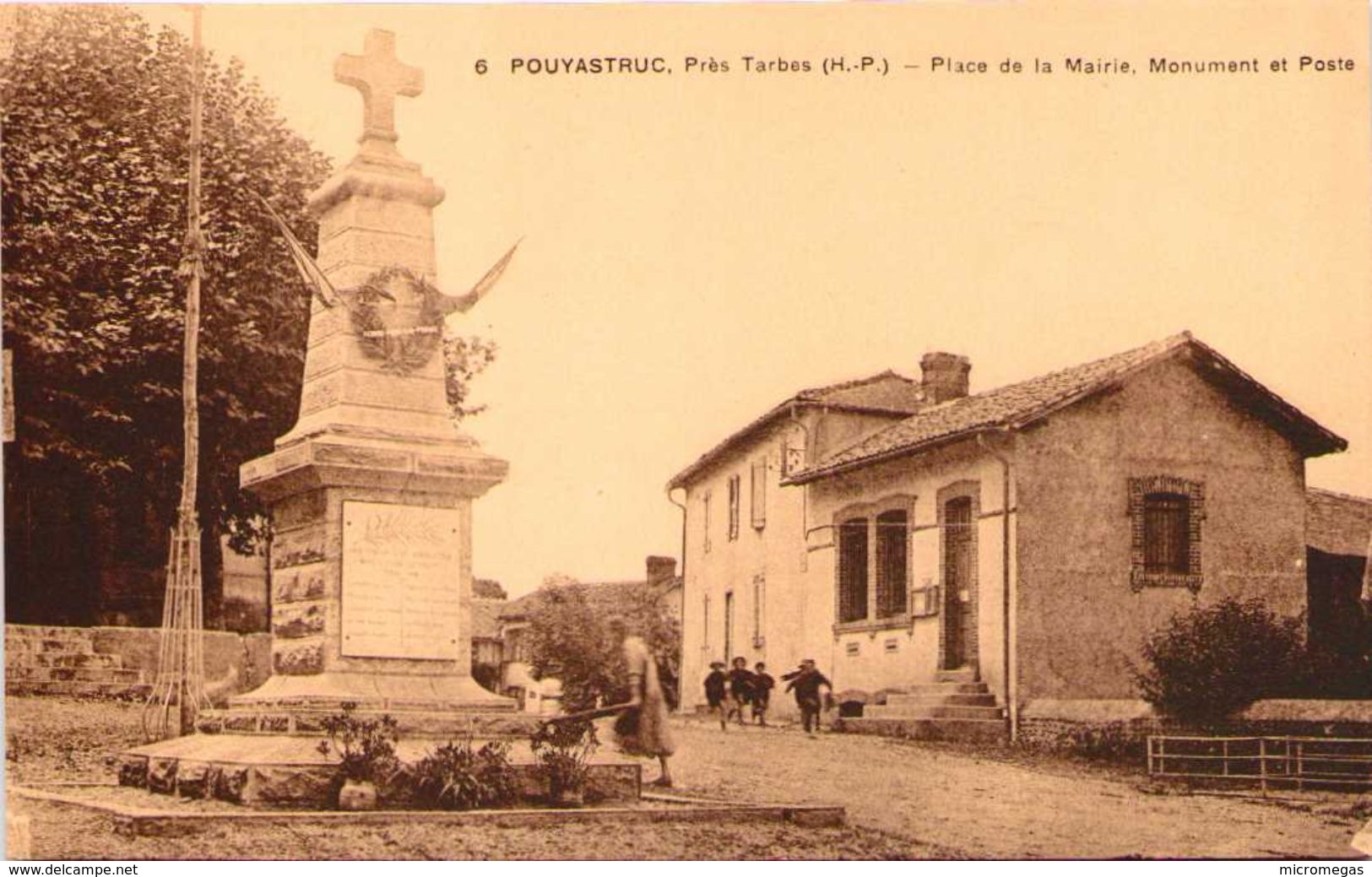 65 - POUYASTRUC, Près Tarbes - Place De La Mairie - Monument Et Poste - Pouyastruc