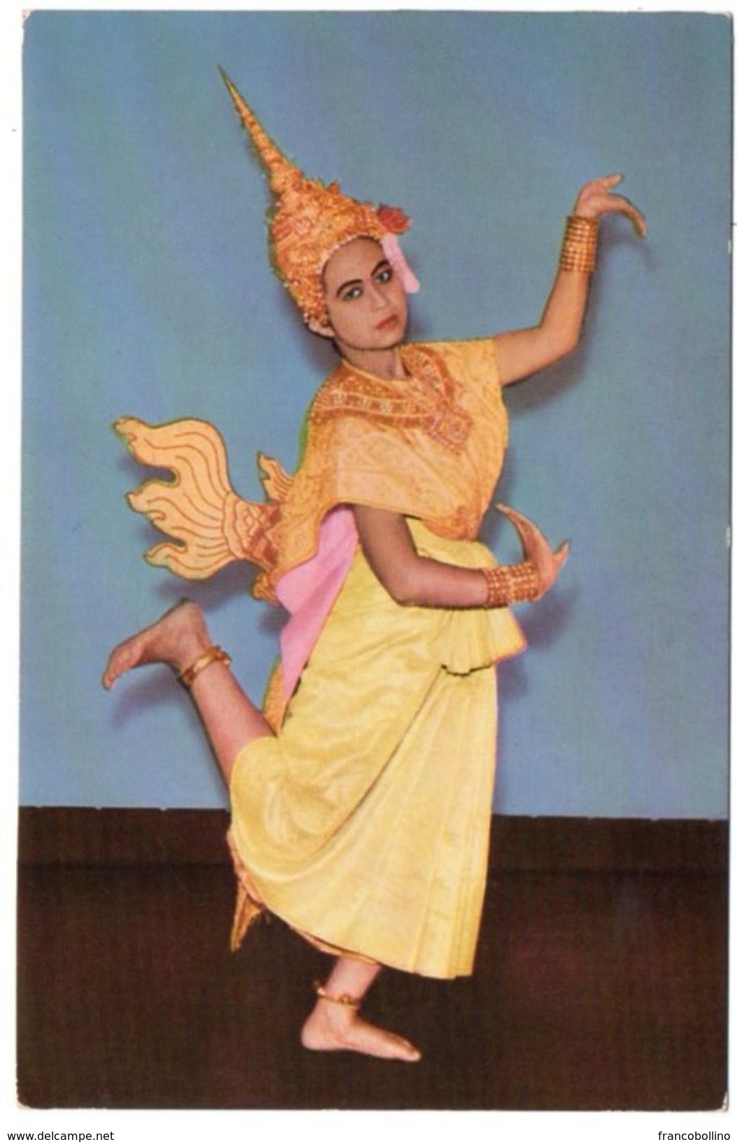 THAILAND - A POSE IN THAI CLASSICAL DANCING / THEMATIC STAMPS-FLOWERS - Tailandia