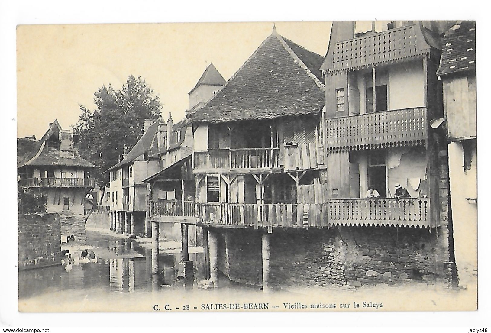 SALIES-de-BEARN  (cpa 64)   Vieilles Maisons Sur Le Saleys -   -  L 1 - Salies De Bearn