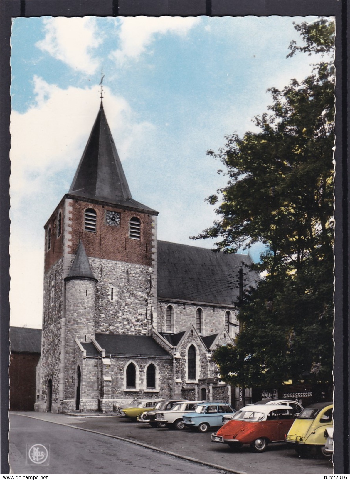 HANNUT EGLISE  ( Parking Et Auto ) - Hannut