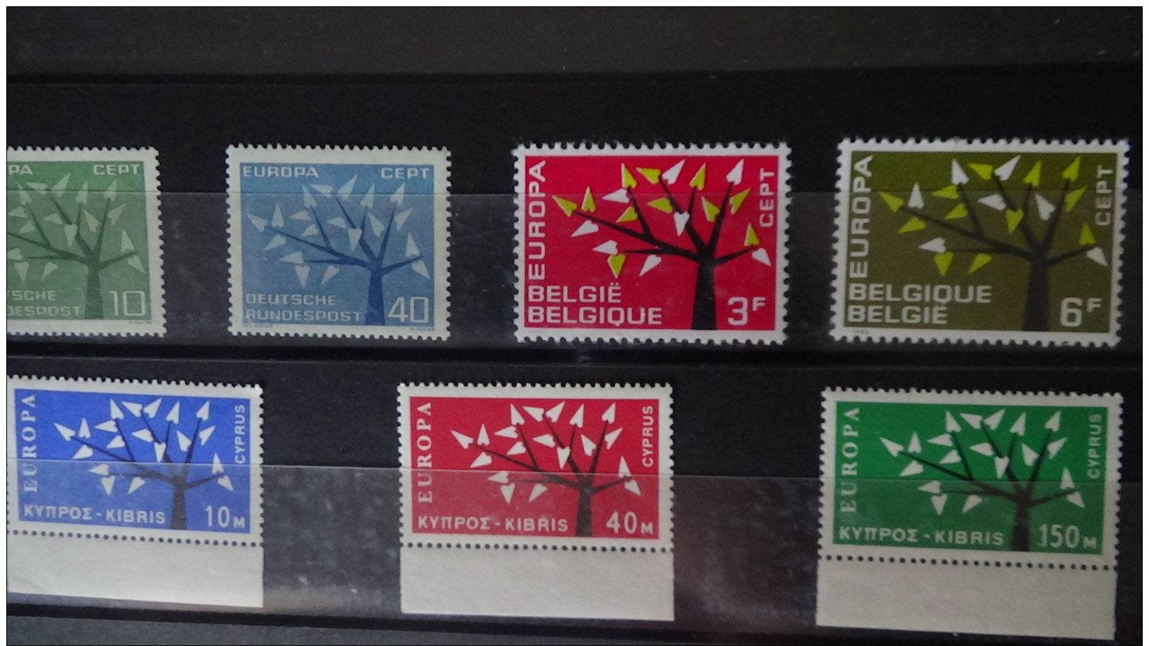 Albums De Timbres Europa Tous ** Dont Très Bonnes Valeurs. A Saisir !!! - Collections (en Albums)