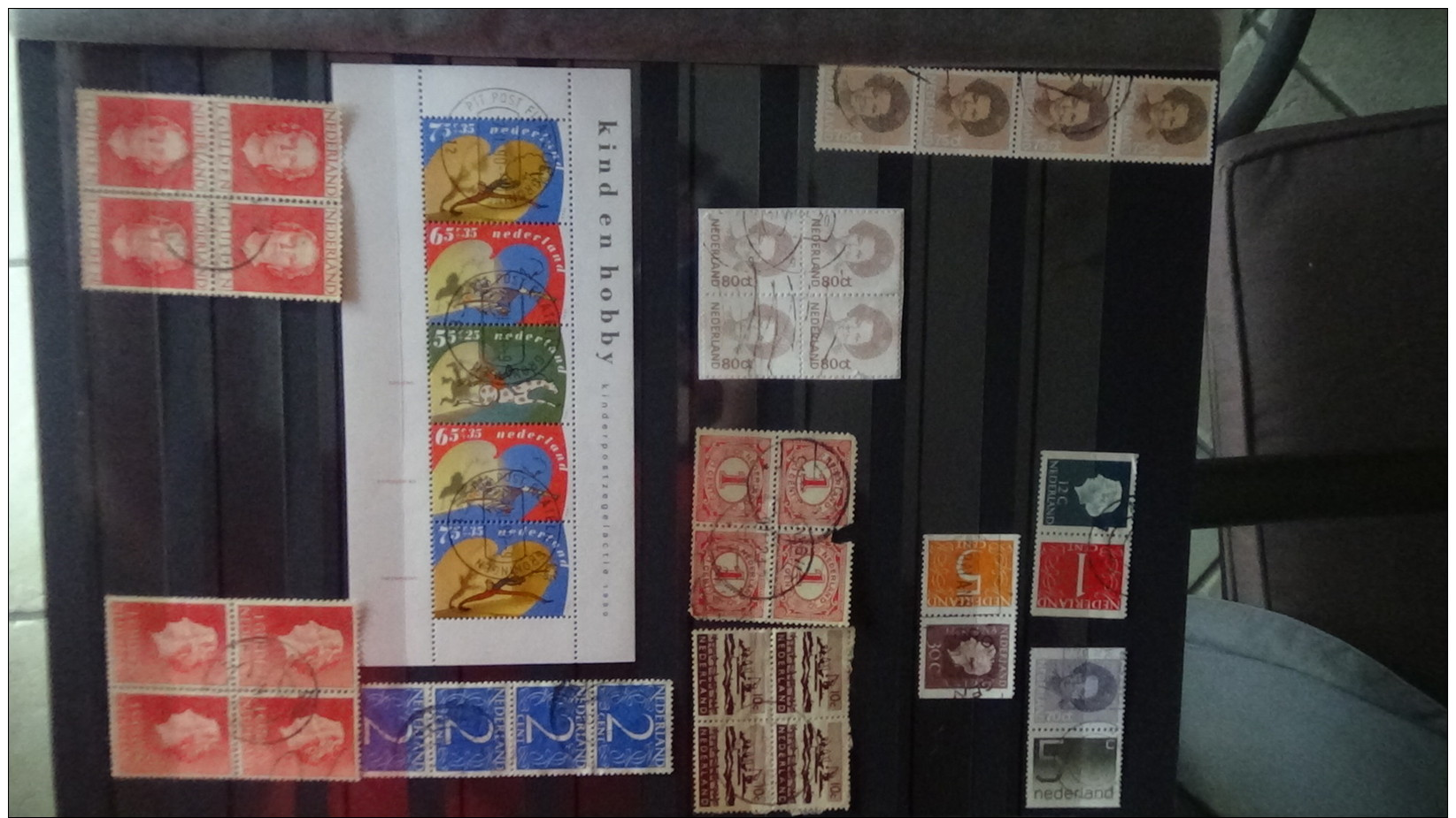 Albums de timbres oblitérés des Pays Bas + courriers. Port 8.65 euros OFFERT !!! A saisir !!!