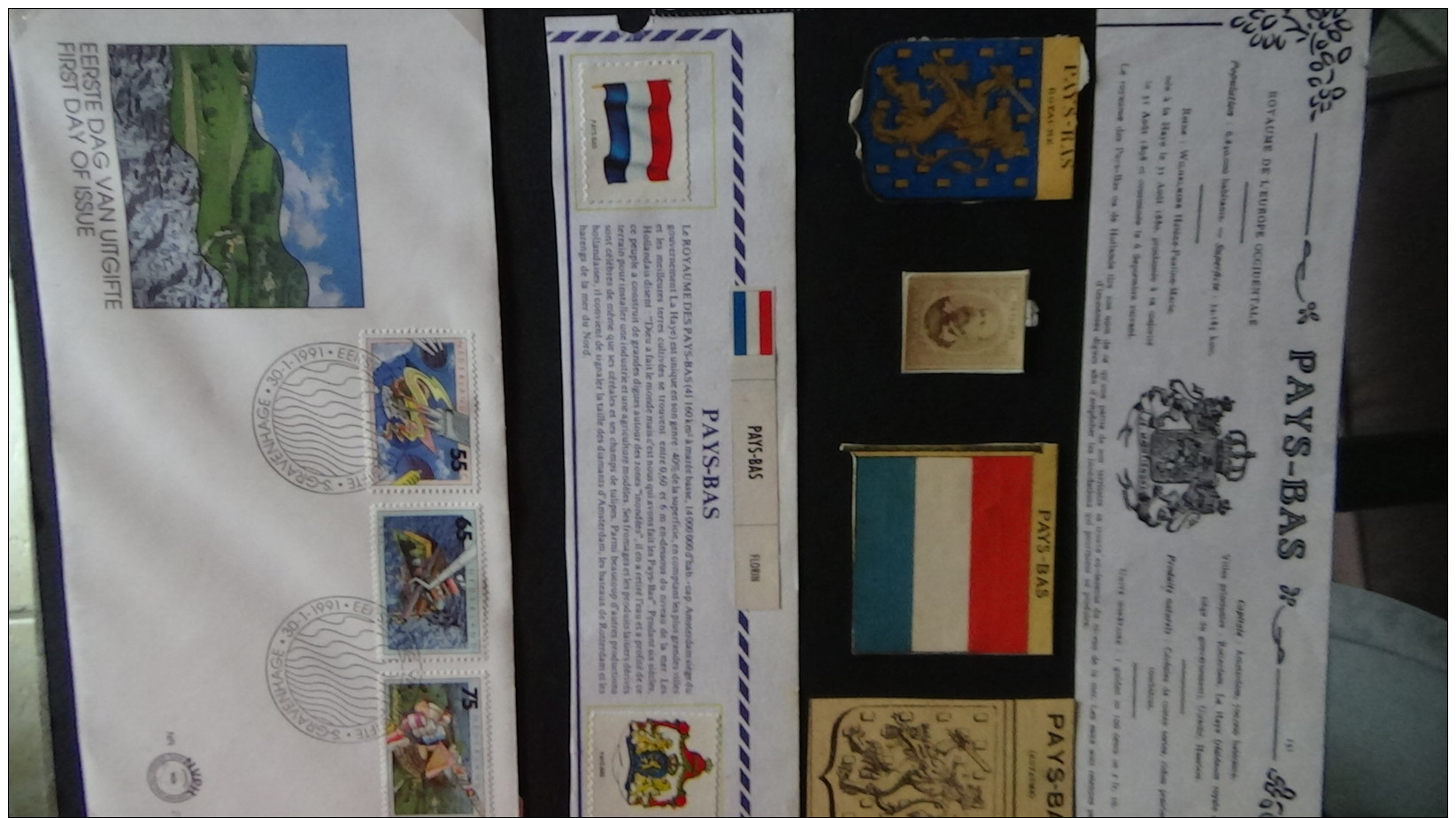 Albums de timbres oblitérés des Pays Bas + courriers. Port 8.65 euros OFFERT !!! A saisir !!!