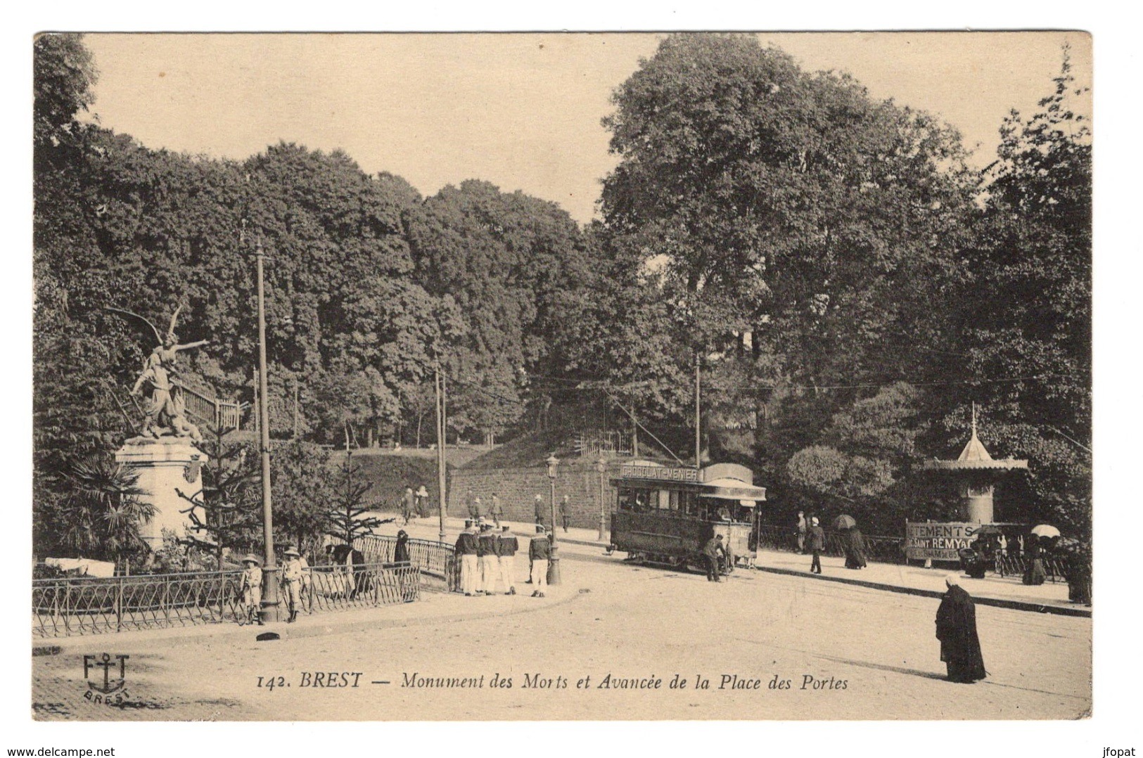 29 FINISTERE - BREST Monument Des Morts Et Avancée De La Place Des Portes - Brest