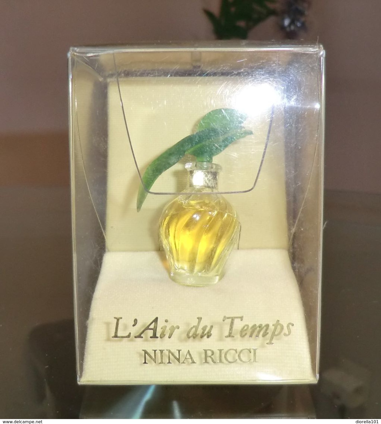 L' AIR DU TEMPS - Colombes Vertes - PARFUM 2,5 ML De RICCI - Miniatures Femmes (avec Boite)