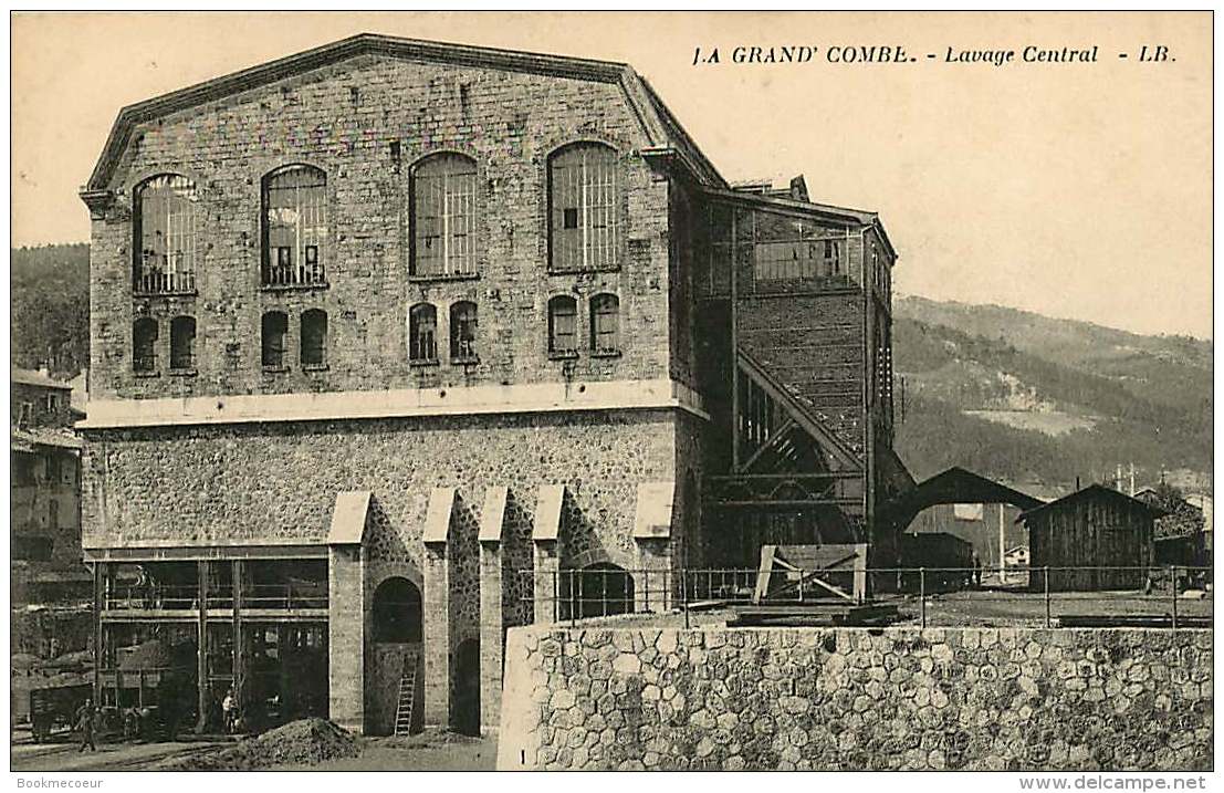 30   LA GRAND COMBE LAVAGE CENTRAL - La Grand-Combe