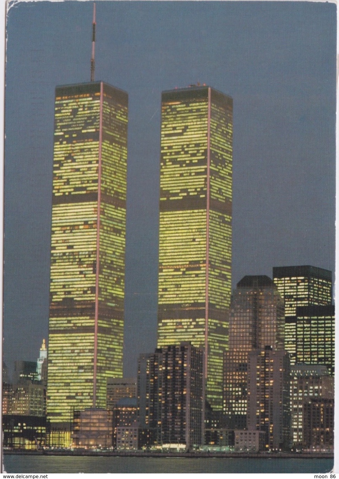 NEW YORK - TWIN TOWERS OF THE WORLD TRADE CENTER AT NIGHT - World Trade Center