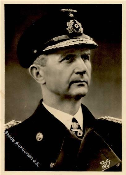 Ritterkreuzträger WK II Dönitz Großadmiral Foto AK I- - Guerra 1939-45