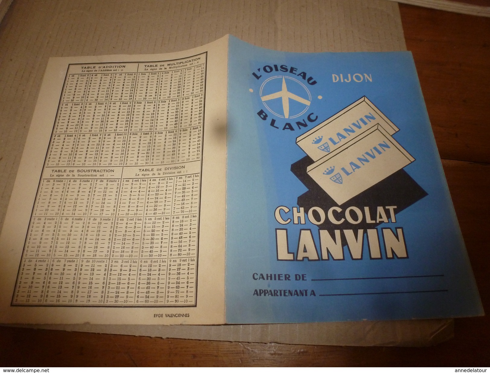 1945 Protège Cahier "L'oiseau Blanc à Dijon). CHOCOLAT LANVIN Avec Table Multiplication - Cacao