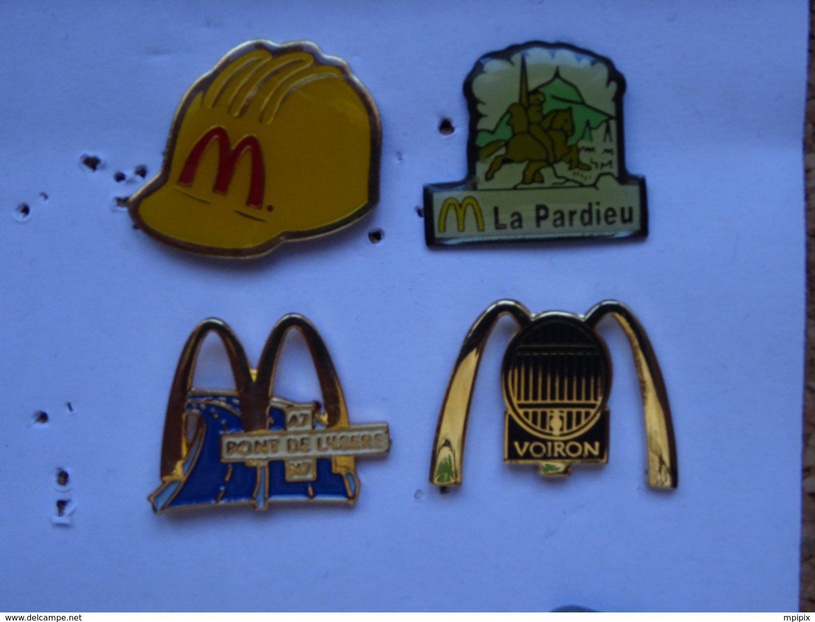 Lot De 4 Pin's McDonald's Mac Do Mc Do Casque Lyon La Pardieu Pont De L'Isère Voiron - McDonald's