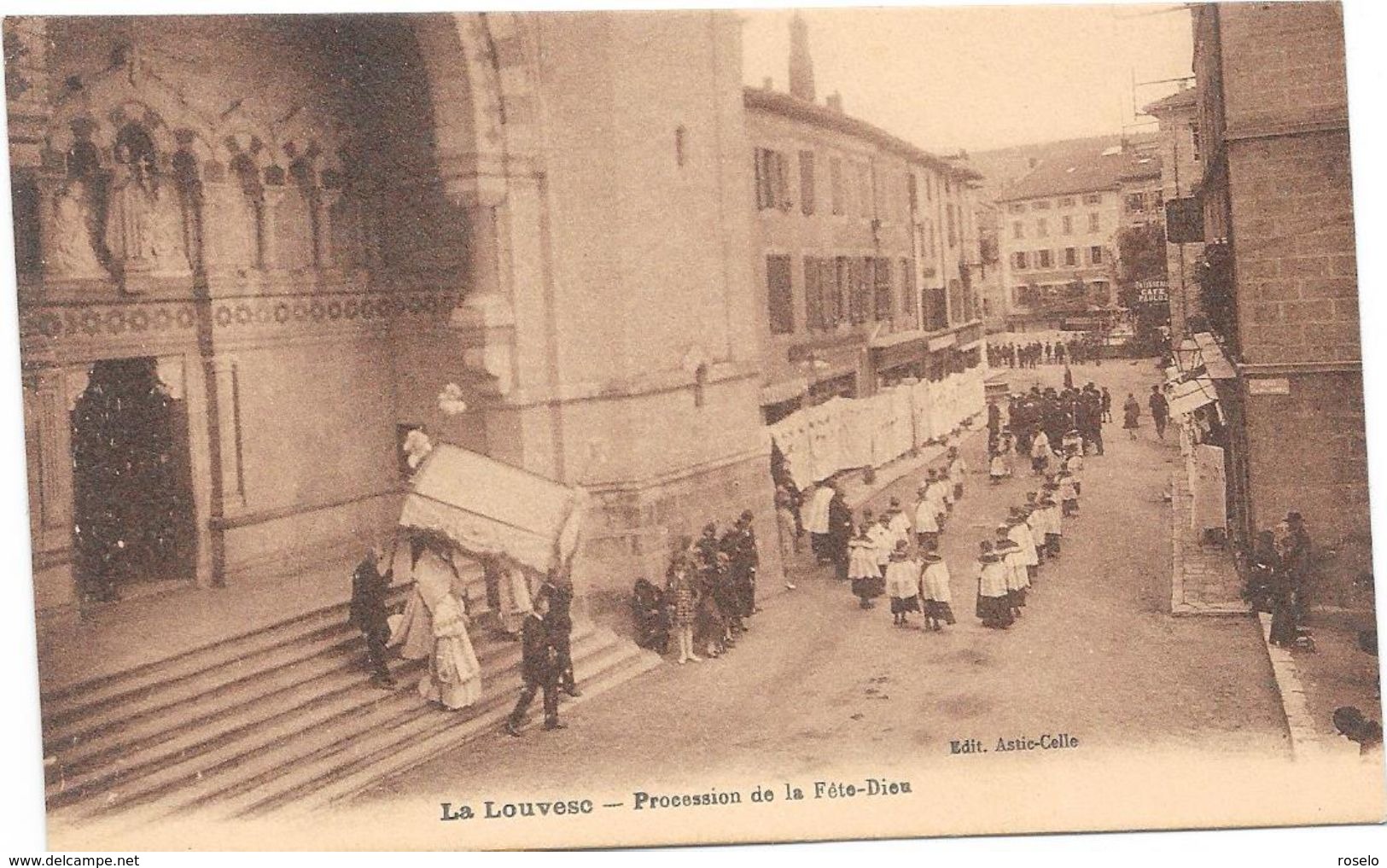 LA LOUVESC Procession De La Fête Dieu - La Louvesc
