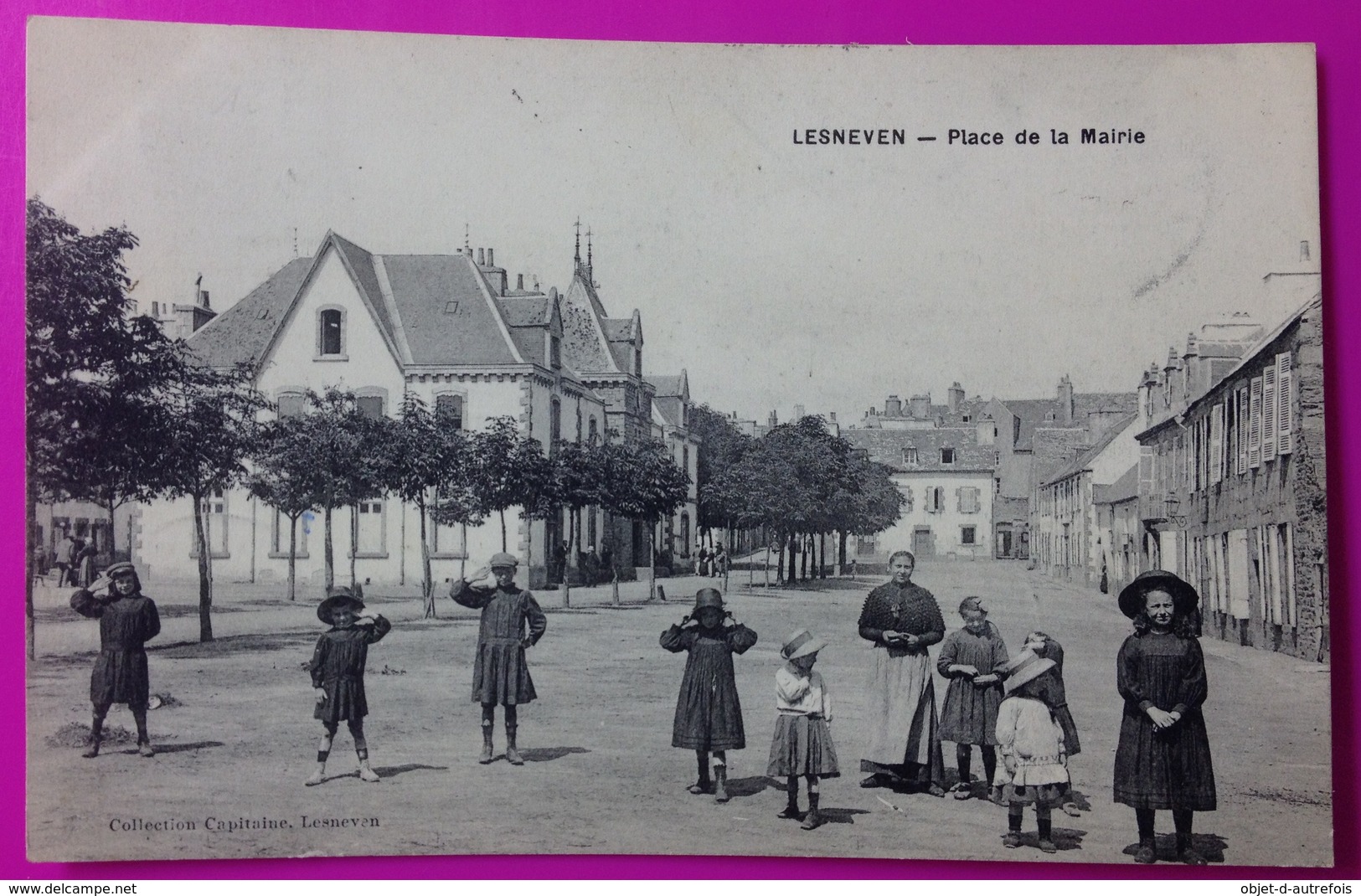 Cpa Lesneven Place De La Mairie Carte Postale 29 Finistère Rare Proche Kernoues Tregarantec Ploudaniel Plouider St Meen - Lesneven