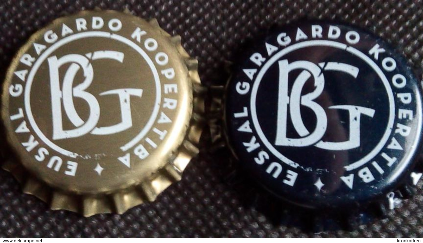 2 Euskal Garagardo Kooperatiba BG Bier Kronkorken Spain 2017 Beer Bottle Caps Chapas Cerveza Tapon Corona Capsules Biere - Beer