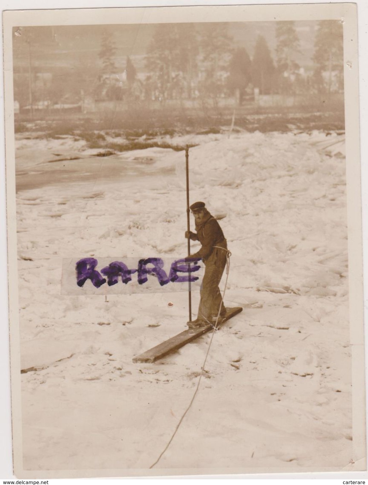 PHOTOGRAPHIE,PHOTO ANCIENNE,MONTEREAU FAULT YONNE EN 1933,SEINE GELEE,FACTEUR EQUILIBRISTE,SURF Avec Corde - Places