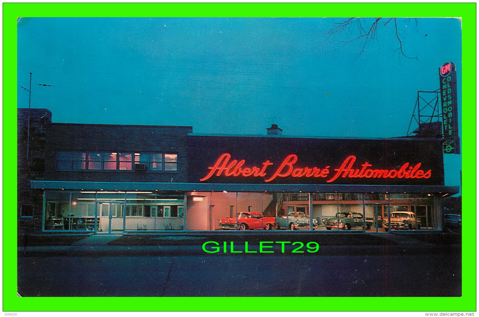 QUÉBEC CITY - ALBERT BARRE AUTOMOBILES LTÉE, CANARDIÈRE, QUEBEC - CHEVROLET ET OLDSMOBILE - VUE DE LA VITRINE LE SOIR - - Québec - La Cité