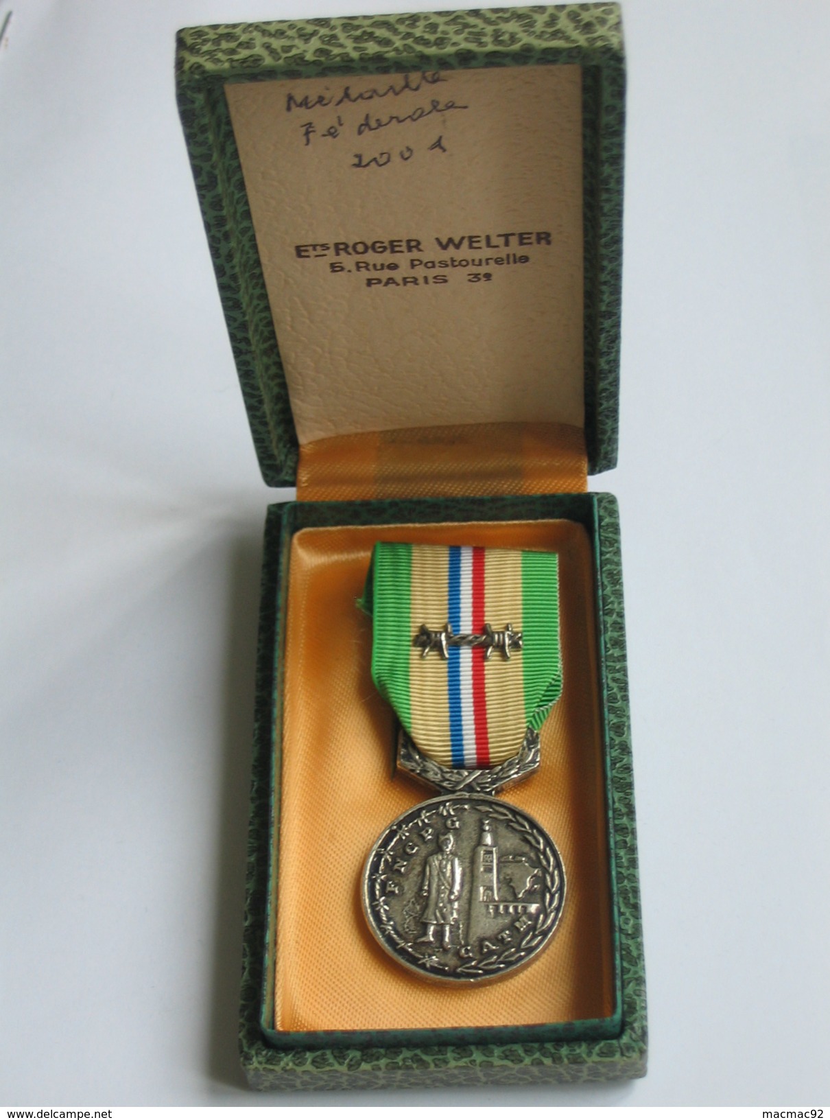 Médaille / Décoration FNCPG - CATM - Pour Un Monde Solidaire  **** EN ACHAT IMMEDIAT **** - France