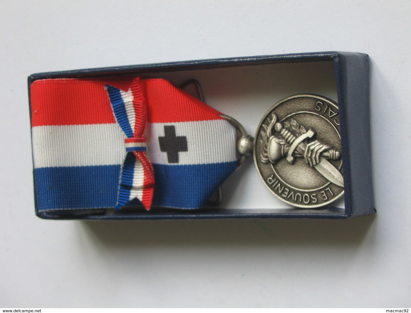 Médaille / Décoration - LE SOUVENIR FRANCAIS - Drago-Paris   **** EN ACHAT IMMEDIAT **** - Francia