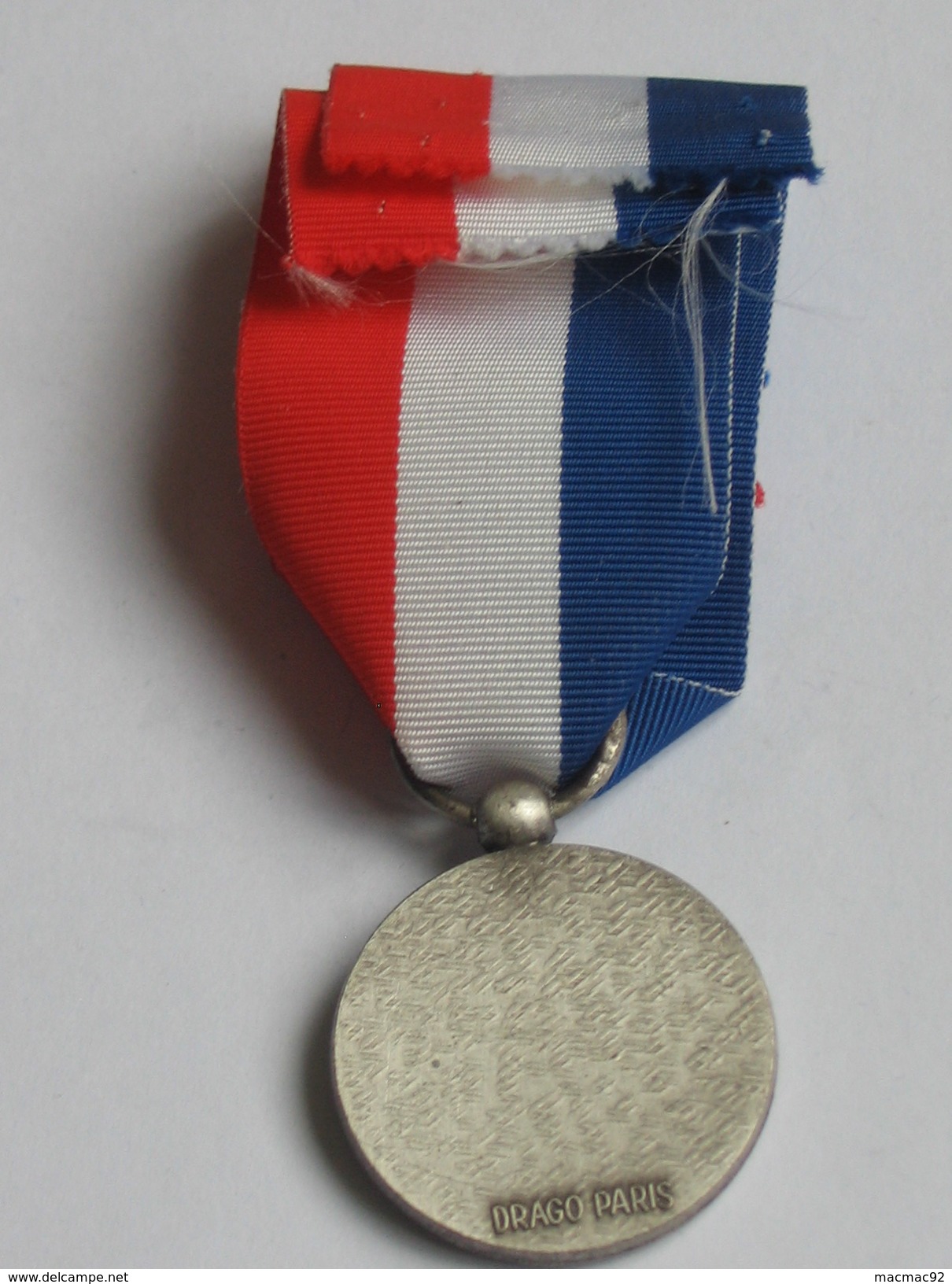 Médaille / Décoration - LE SOUVENIR FRANCAIS - Drago-Paris   **** EN ACHAT IMMEDIAT **** - Francia