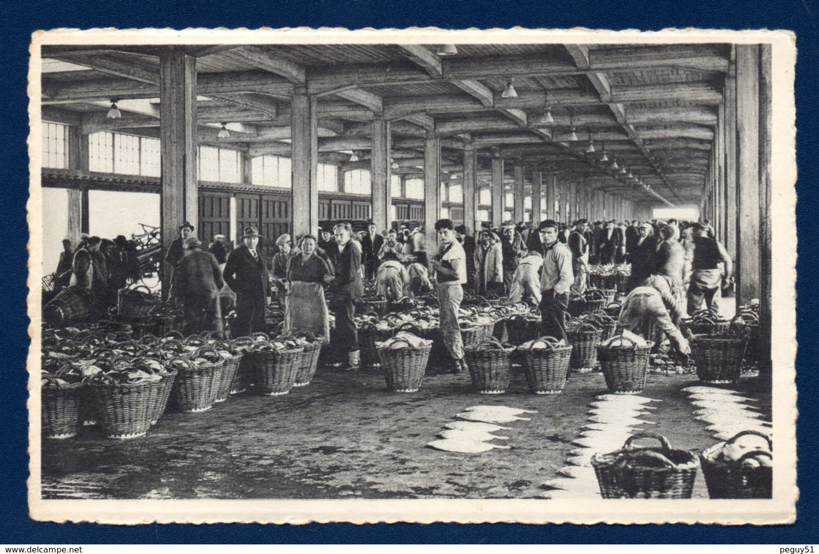 Ostende. La Minque. Bâtiment Du Marché Aux Poissons. Vente à La Criée. - Oostende