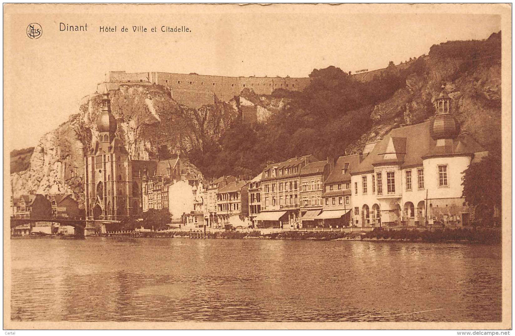 DINANT - Hôtel De Ville Et Citadelle - Dinant