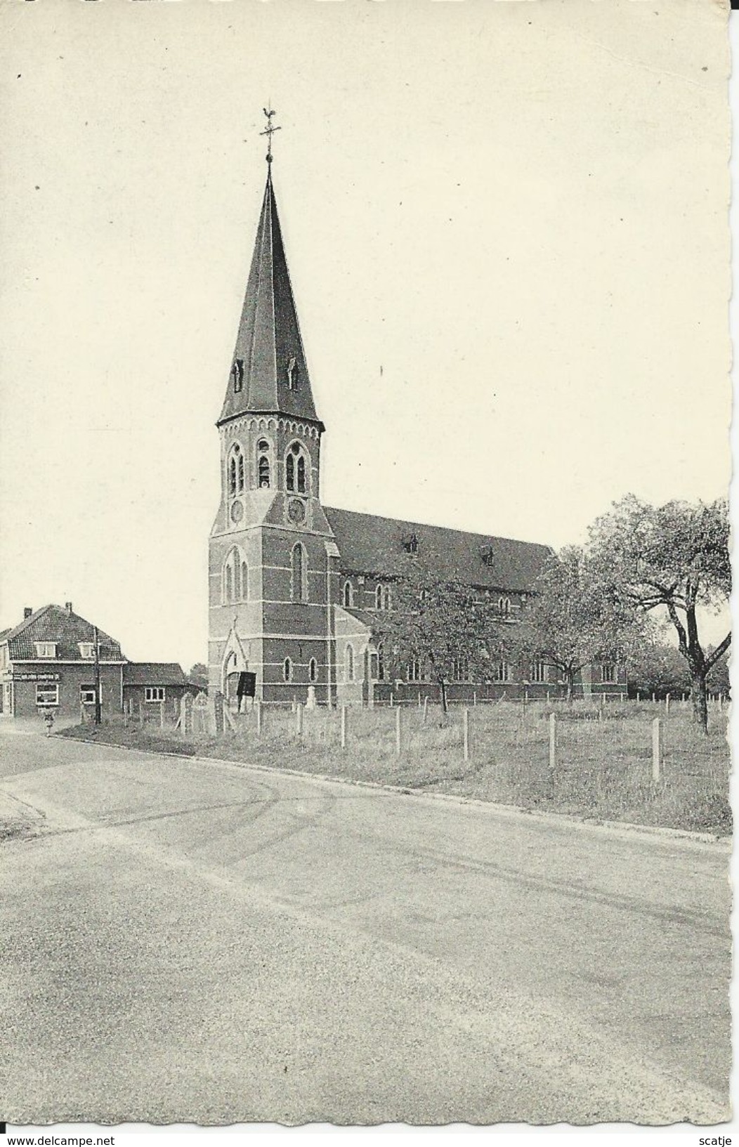 Grimbie.   -   Sint-Kristoffelkerk - Maasmechelen