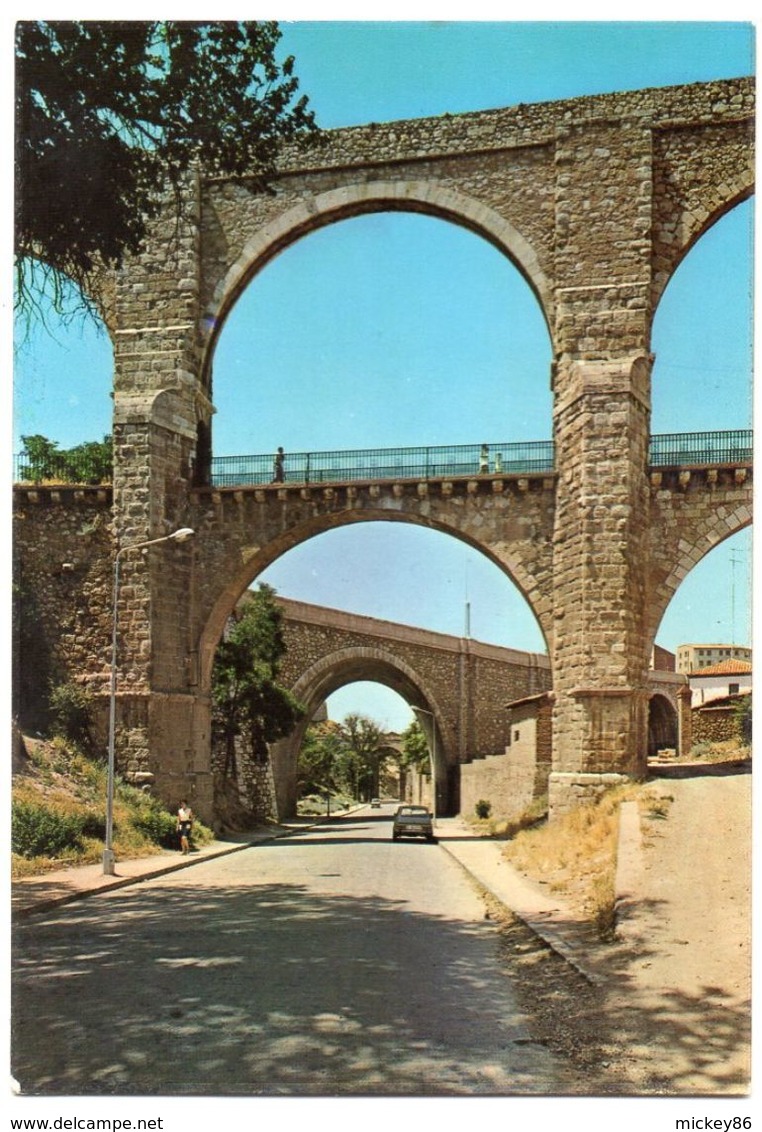 Espagne -- TERUEL --Arcos Y Acueducto (pont ,voiture,petite Animation) - Teruel