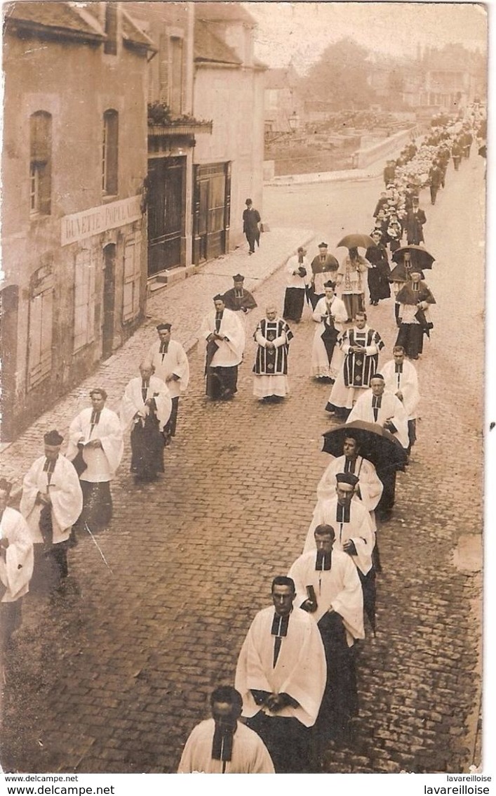 CPA 45 SULLY SUR LOIRE CARTE PHOTO PROCESSION BELLE ANIMATION RARE BELLE CARTE !! - Sully Sur Loire