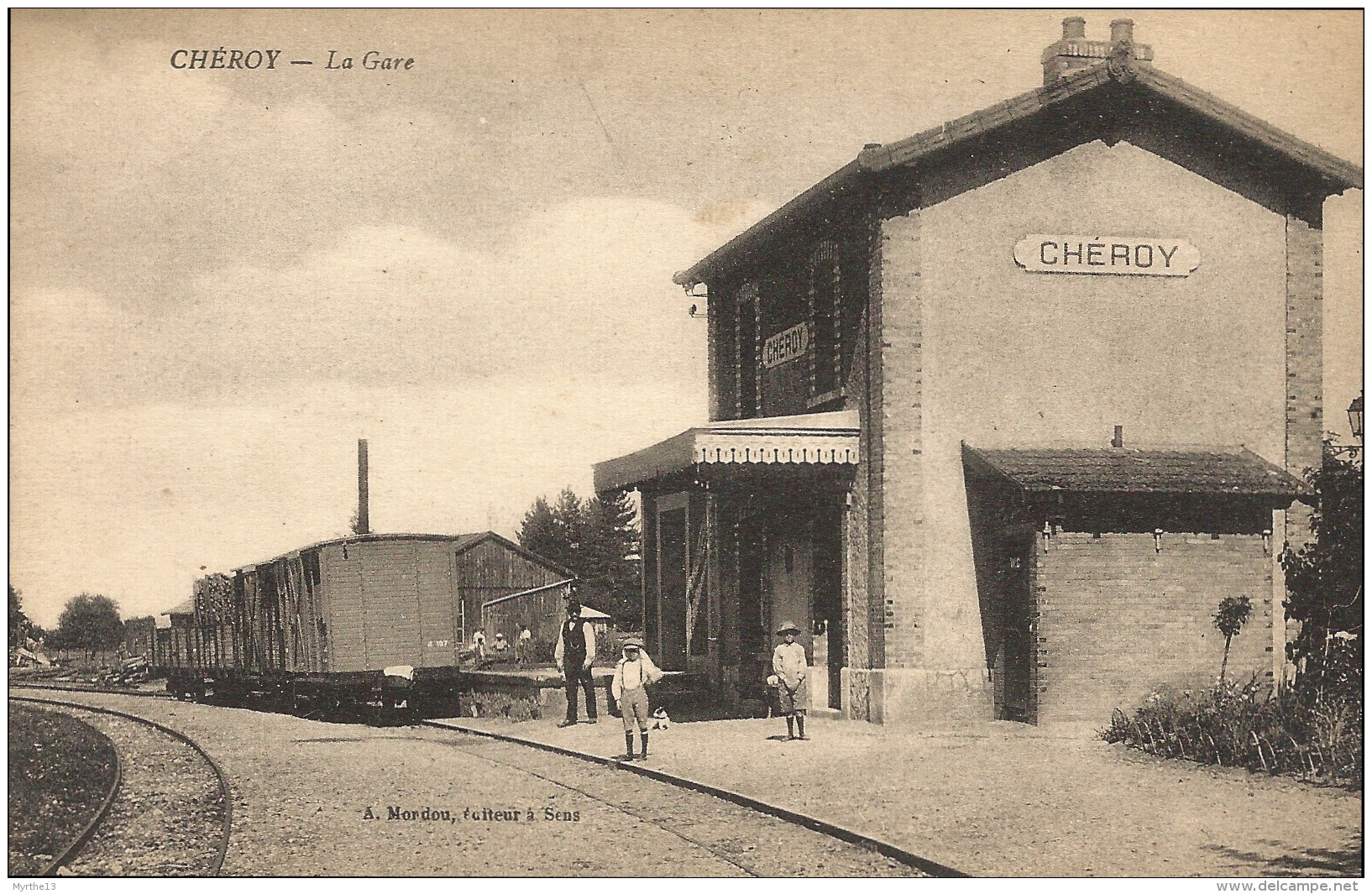 89 CHEROY  La Gare - Gares - Avec Trains