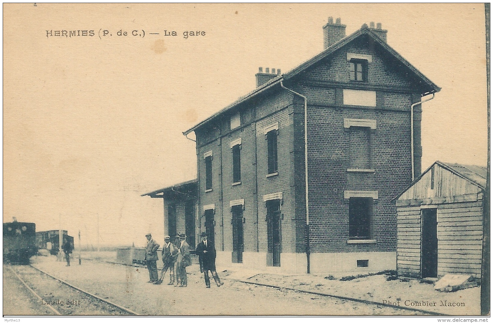 62  HERMIES  La Gare - Gares - Avec Trains