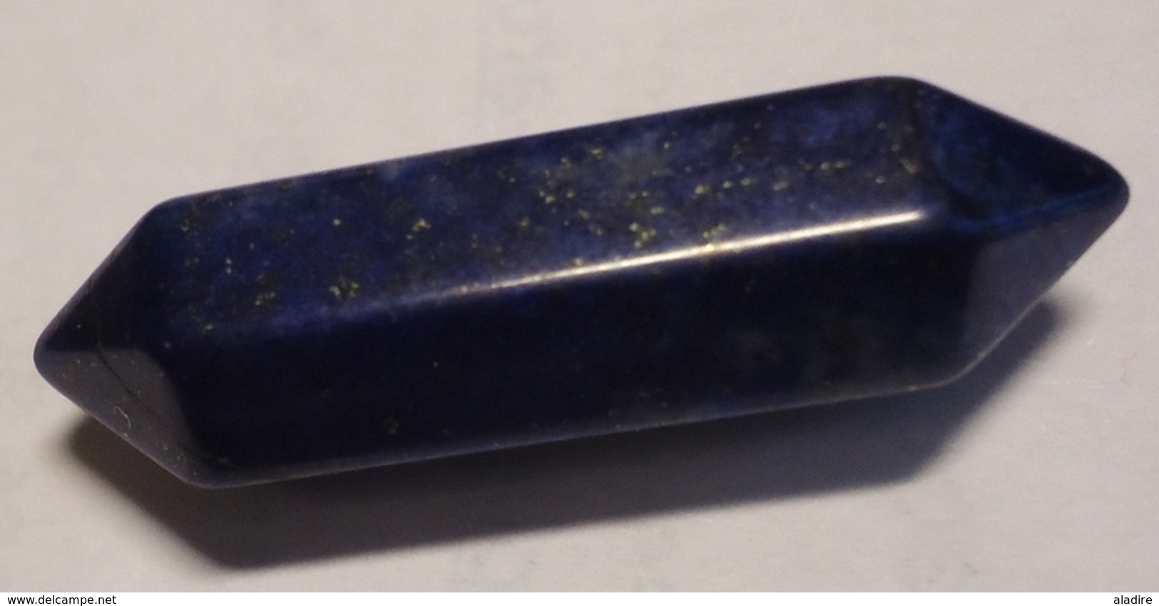 LAPIS LAZULI -  1 Pièces - 4 Grammes - 3 Cm X 0.8 Cm - 8 Euros - Minéraux