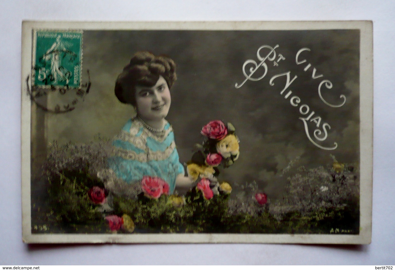 Carte Fantaisie "glacée" - VIVE ST NICOLAS  -   Jeune Femme Avec Bouquet De Fleurs - Saint-Nicolas