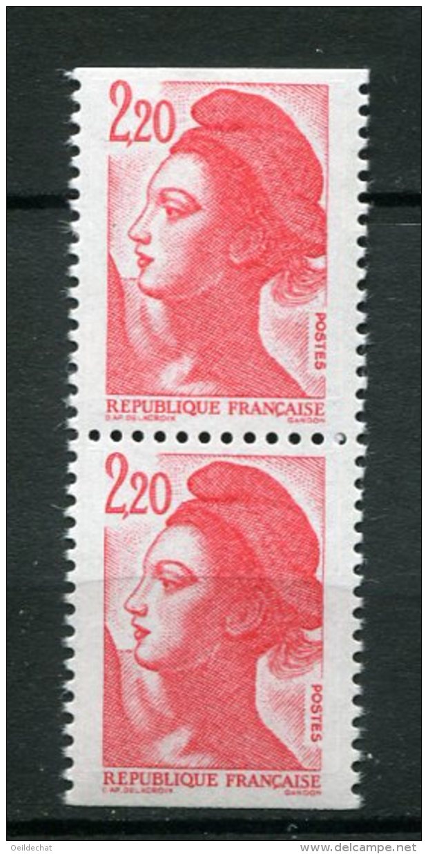 5836   FRANCE  N° 2427a**   Type Liberté   Paire  Verticale  2f20 Rouge  Timbres De Carnet    1986   TTB - Neufs