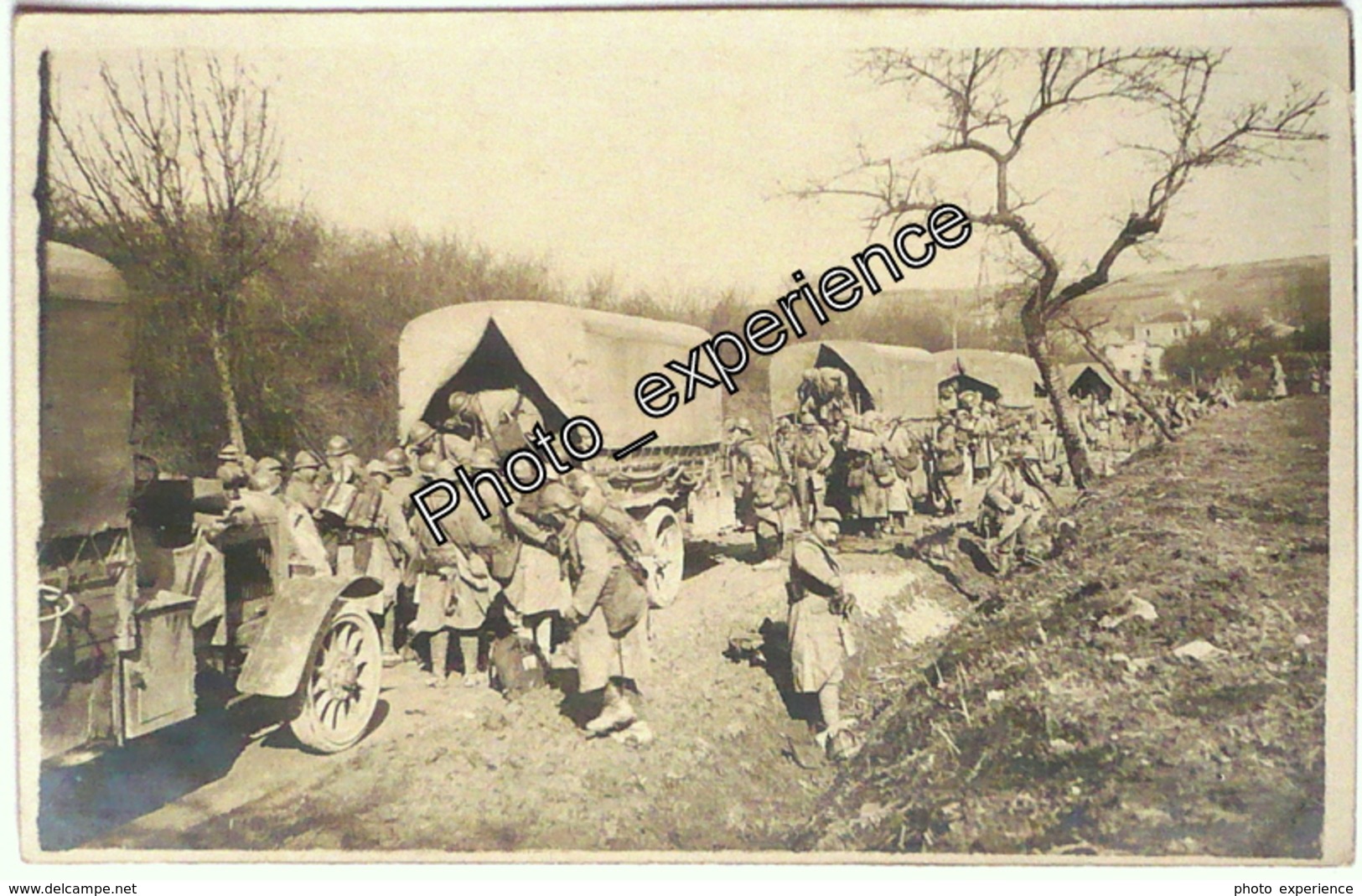 CPA Carte Photo Guerre 14-18 Militaire Transport Voiture Camions Truck Military WW1 FRANCE - Guerra 1914-18