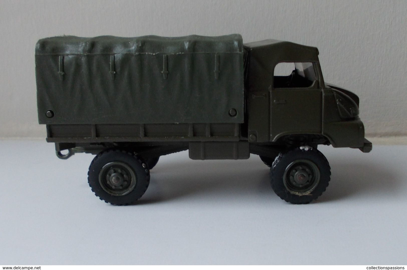 - Camion Militaire - SIMCA-UNIC S.U.M.B 4X4 - Solido - - Militaria