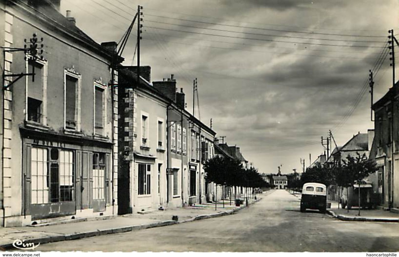 72 : Brulon - L'avenue De La Gare - Semi Moderne - Brulon