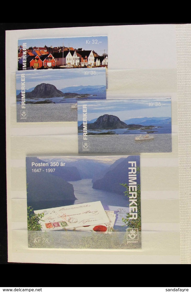 1978-2000 ALL DIFFERENT BOOKLET COLLECTION A Delightful Collection Of Complete Booklets With Many Scenic, Christmas, Bir - Other & Unclassified