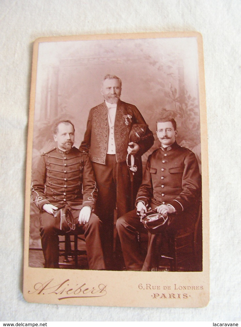 Ancienne Photo Photographie Grande Cdv Soldat Militaire Medaille Decorations Academicien Col Marqué 103  A Identifier - Guerre, Militaire