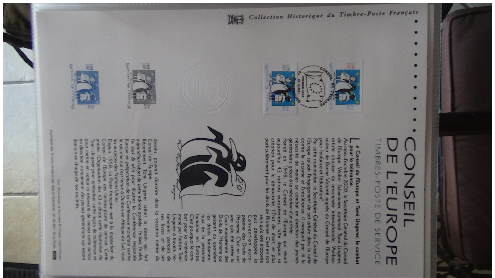 Album de 70 documents philatéliques de France ( timbres et blocs). 3 albums achetés = port 19.20 OFFERT !!!