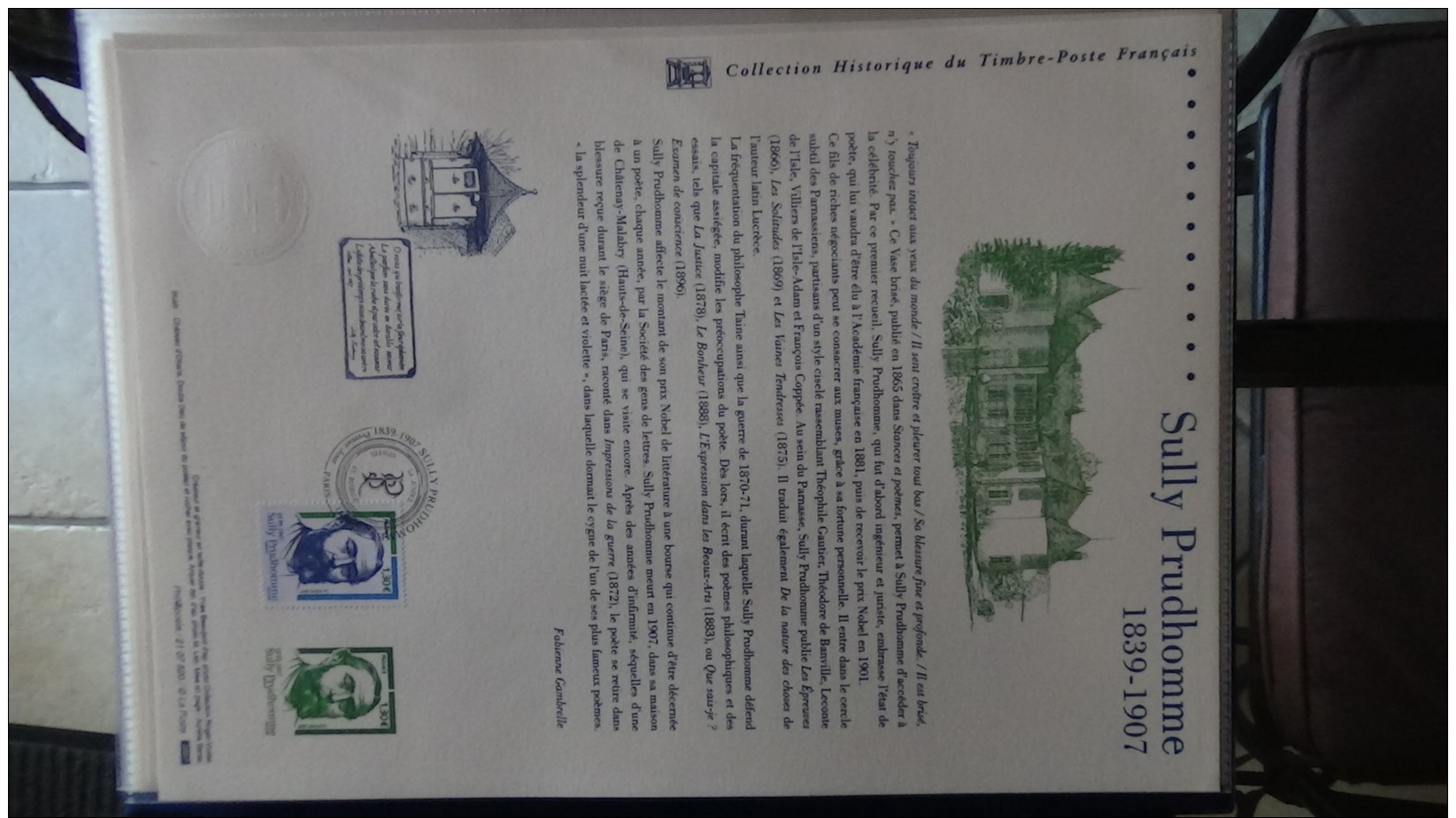 Album de 64 documents philatéliques de France ( timbres et blocs). 3 albums achetés = port 19.20 OFFERT !!!