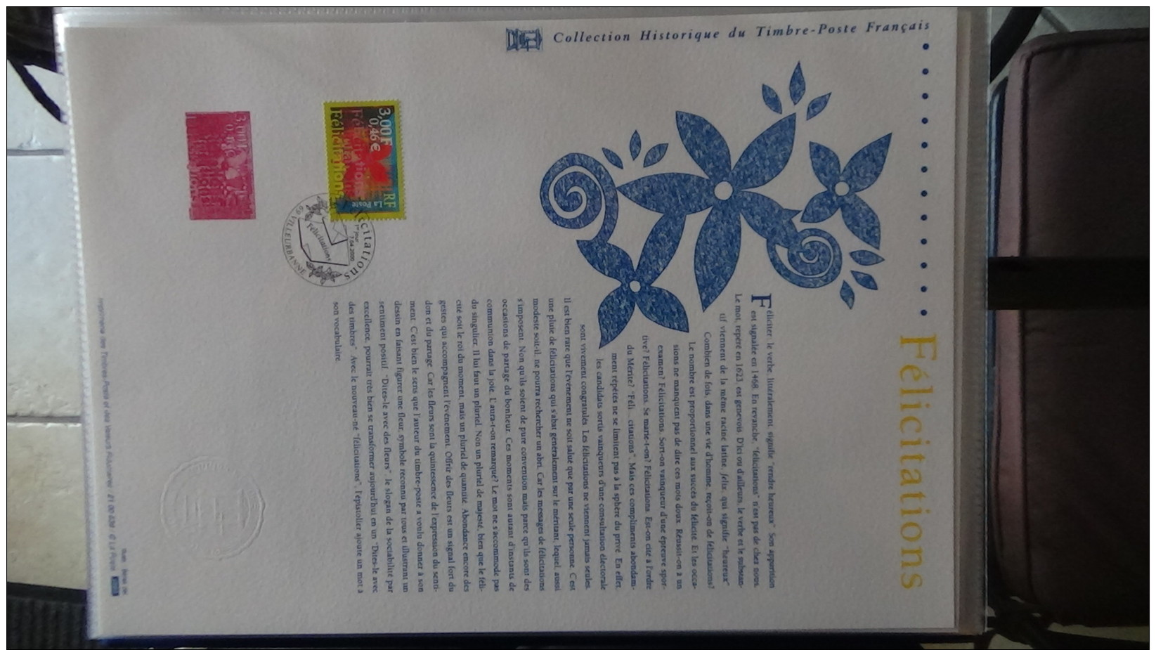 Album de 64 documents philatéliques de France ( timbres et blocs). 3 albums achetés = port 19.20 OFFERT !!!