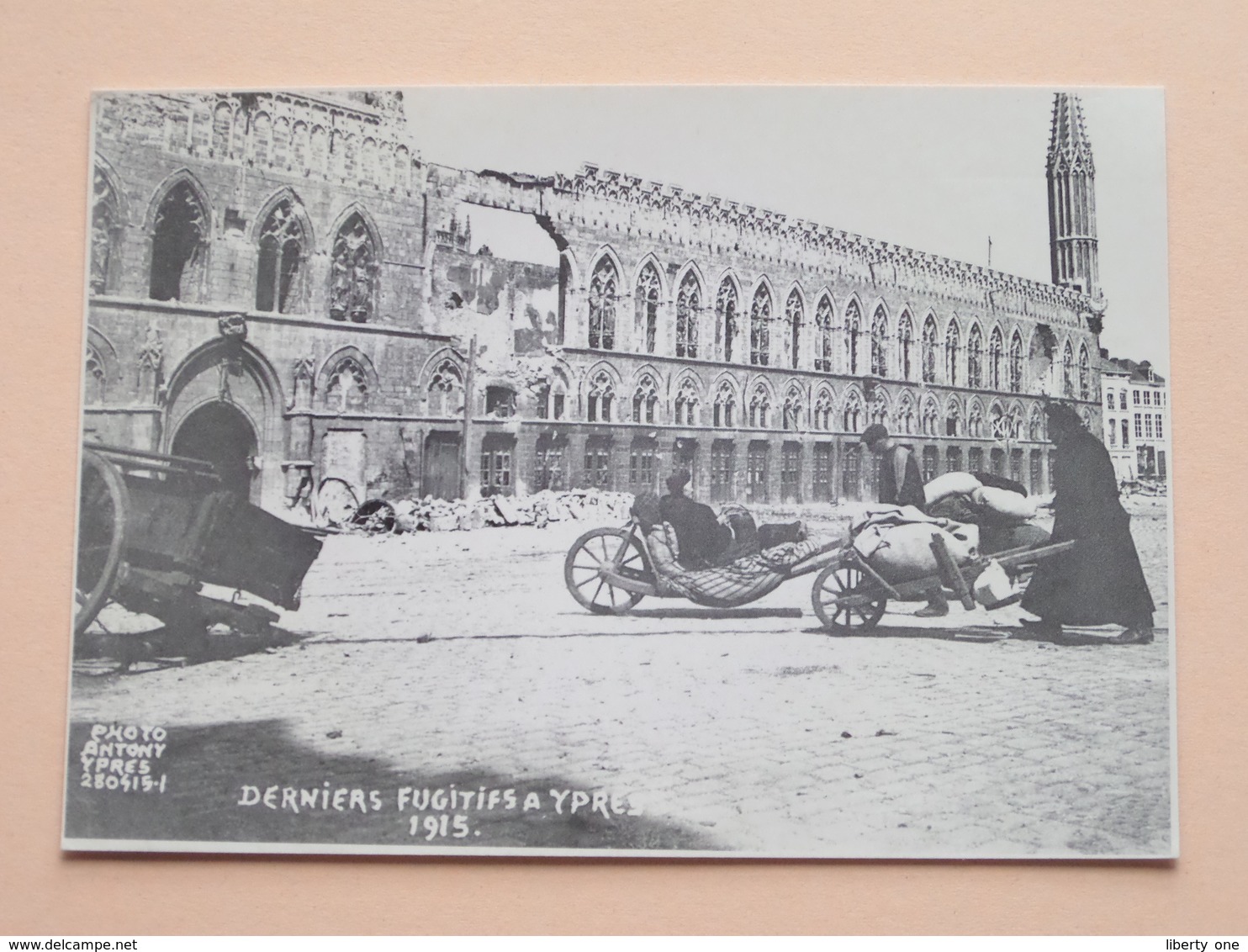 Derniers FUGITIFS A Ypres / In Flanders Fields Museum ( Copy De Antoni D'Ypres 1915 - AVM ) Anno 19?? ( Zie Foto ) ! - Ieper